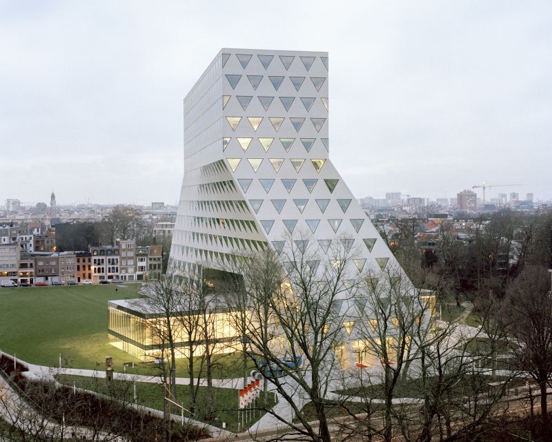 146 Province Headqurters Cmaxime Delvaux 01