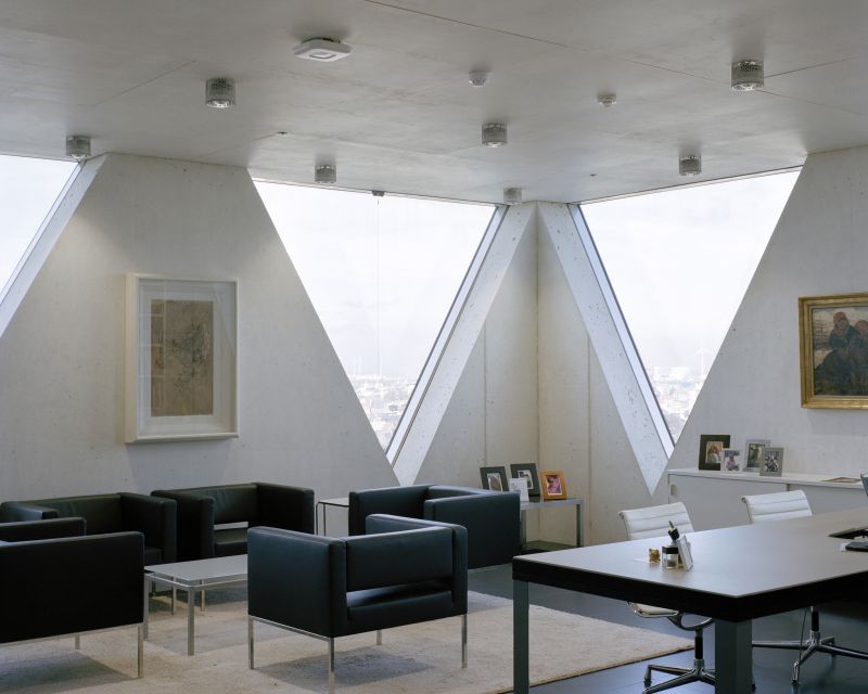 146 Province Headqurters Cmaxime Delvaux 10